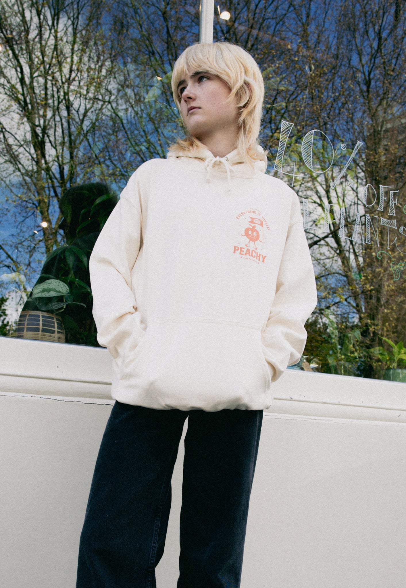 Everything Is Peachy Graphic Hoodie in Vanilla