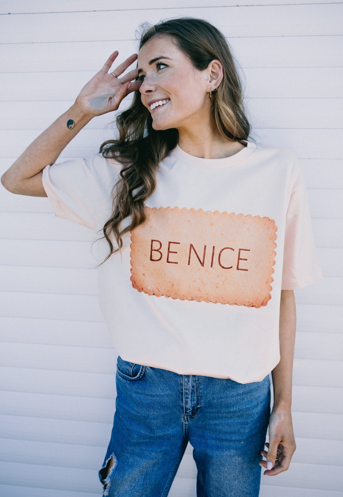 Be Nice Biscuit Graphic T-Shirt in Off-White
