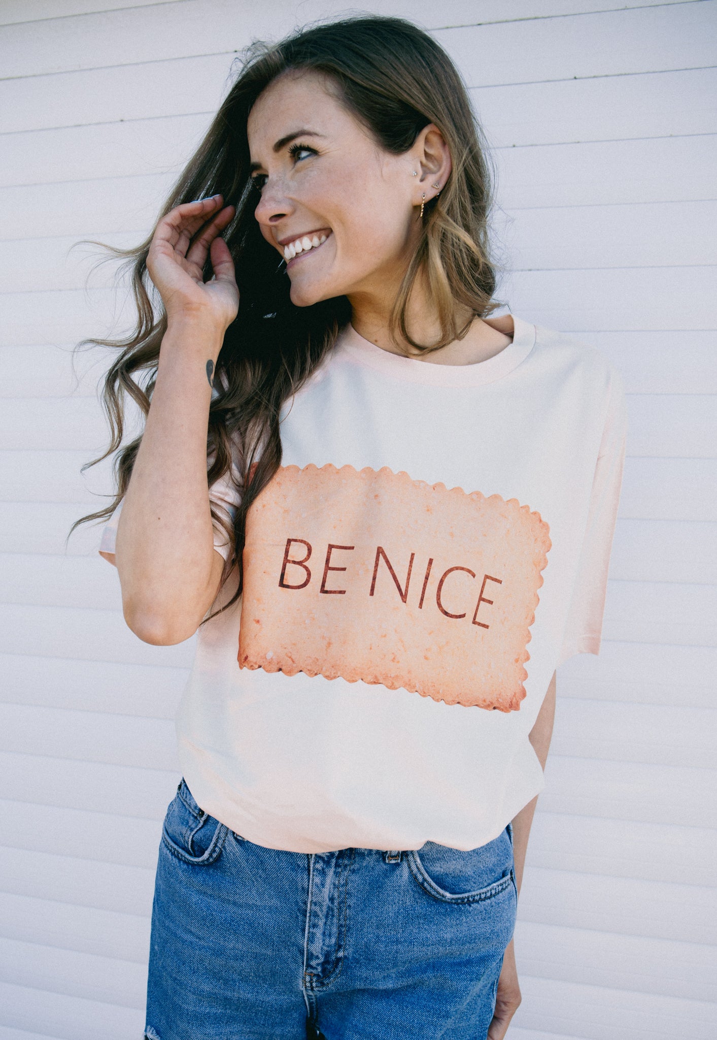 Be Nice Biscuit Graphic T-Shirt in Off-White