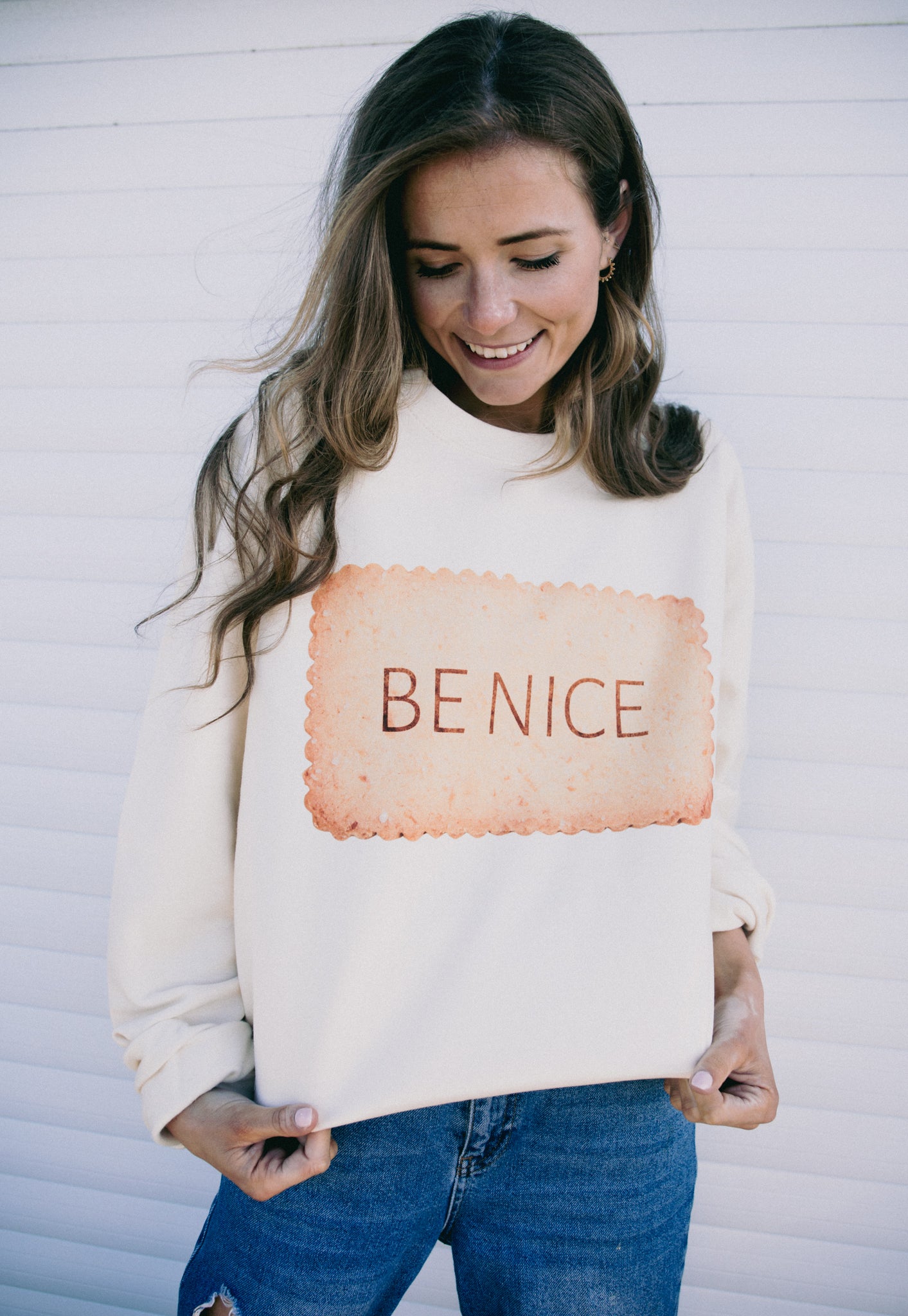 Be Nice Biscuit Graphic Sweatshirt in Vanilla