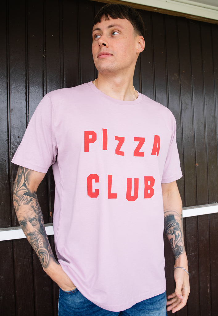 Model wears pizza logo printed tshirt